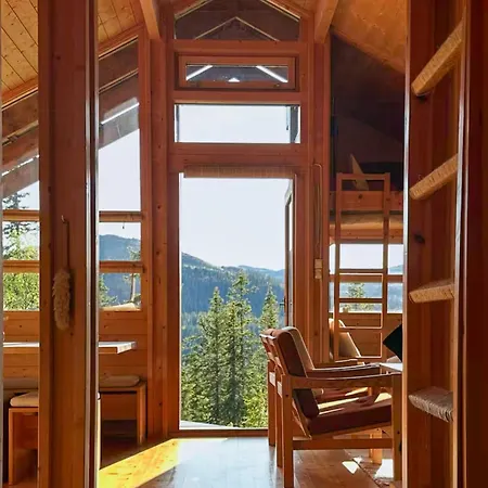 Architectural Gem Near Cross Country Trails *