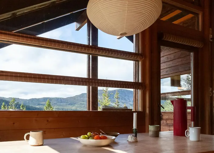 度假居 Architectural Gem Near Cross Country Trails *